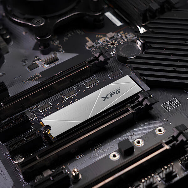 Adata XPG Gammix S60 512GB M.2 NVMe Gen4 Internal SSD - Image 3